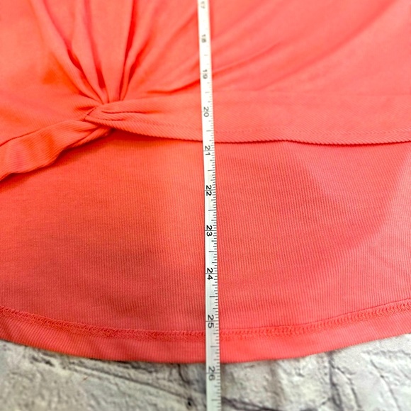 Southern Shirt Coral Knot-Front Tee‎ – Size Medium NWT - Picture 10 of 11